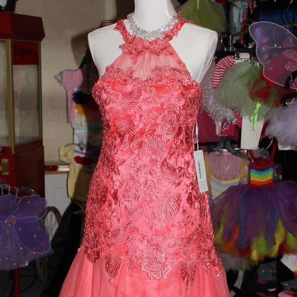 PROM Peach Dress in Women - Picture 1 of 4